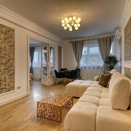 Neo-Classic Design Near Downtown Bukares Bagian luar foto