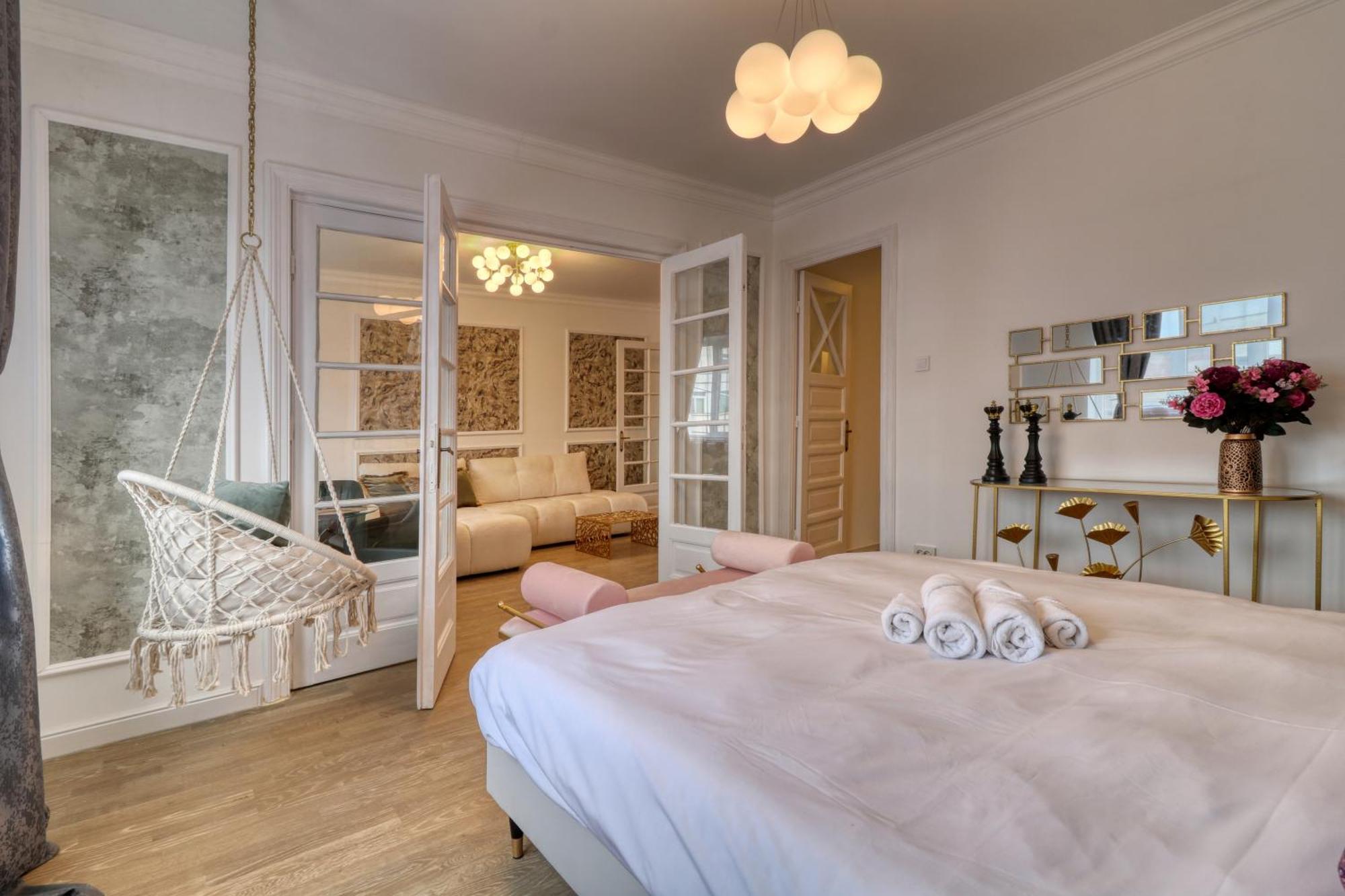 Neo-Classic Design Near Downtown Bukares Bagian luar foto